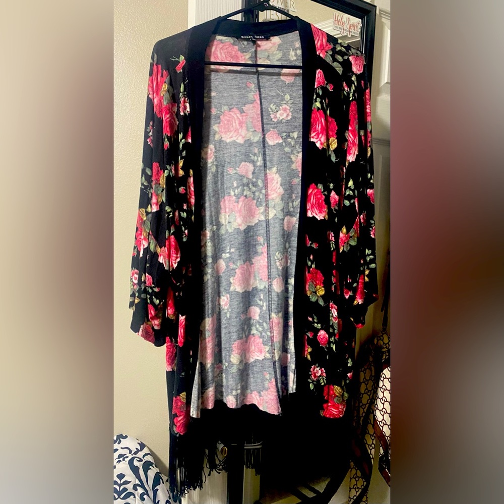 💰2/$10 Cardigan rose pattern with tassel xl